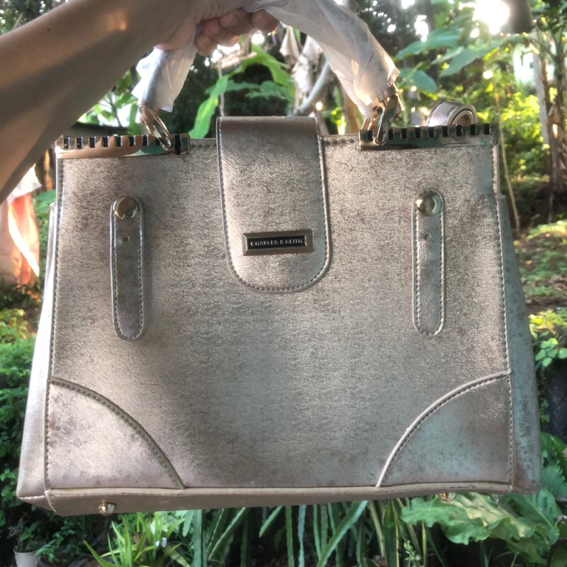 PRELOVED TAS CHARLES & KEITH