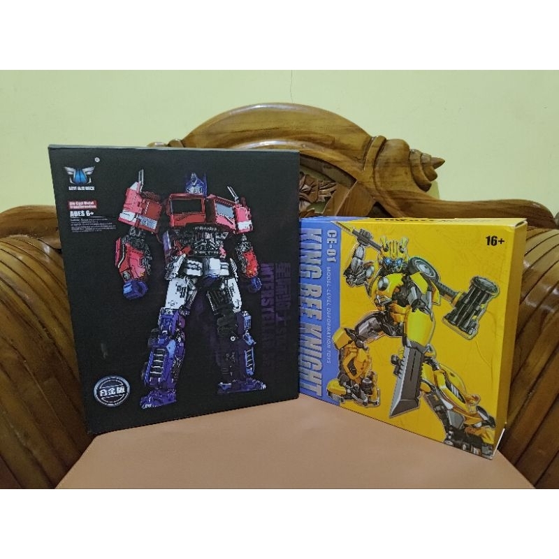 AOYI LS13 OPTIMUS PRIME DAN CYBER ERA BUMBLEBEE