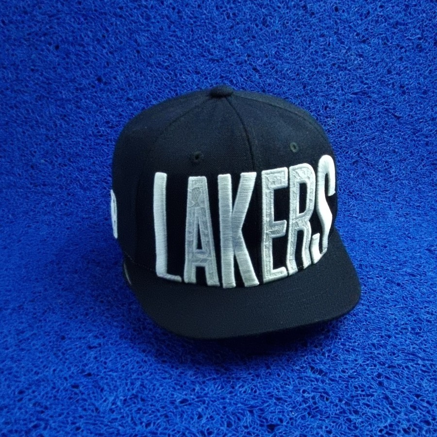 topi NBA LAKERS visor pendek