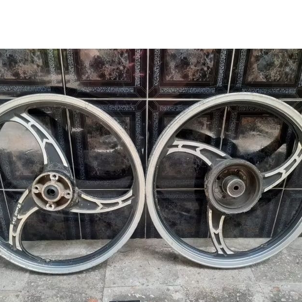 Velg racing boy RCB Tipe lama untuk yamaha fizr f1zr fiz r f1z r