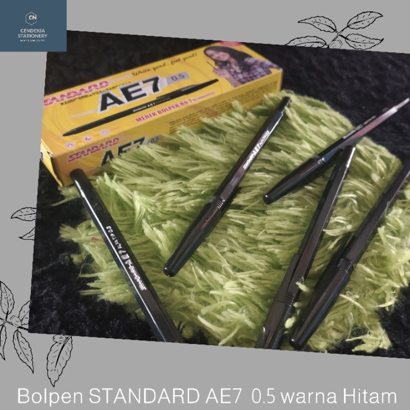 

Bolpen standar tinta hitam
