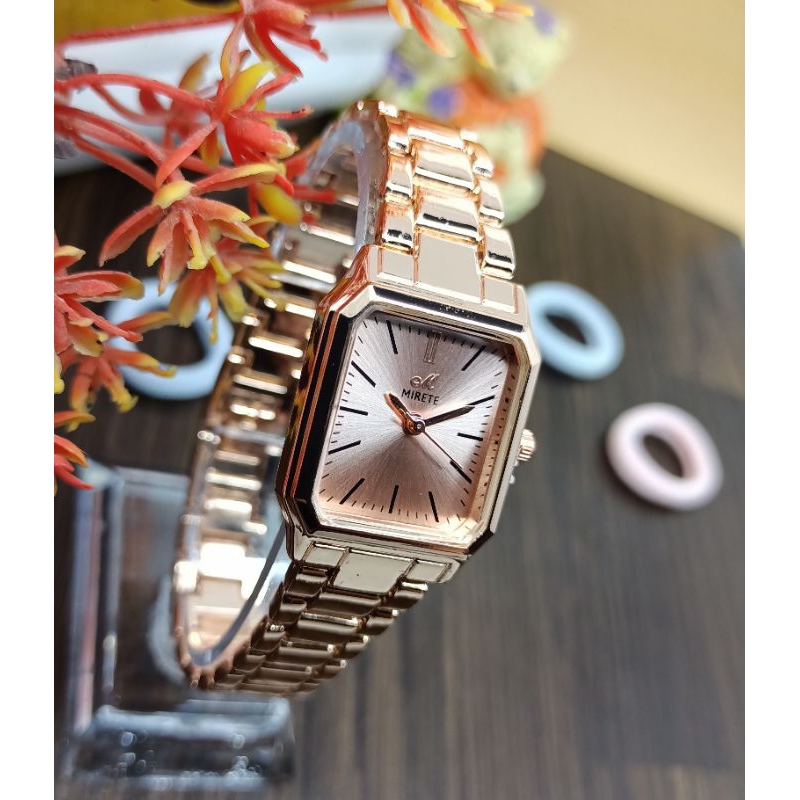 Jam Tangan Rantai Wanita Kekinian/Free box + Free Baterai/Jam Tangan Rantai Wanita/Jam Tangan Fashio