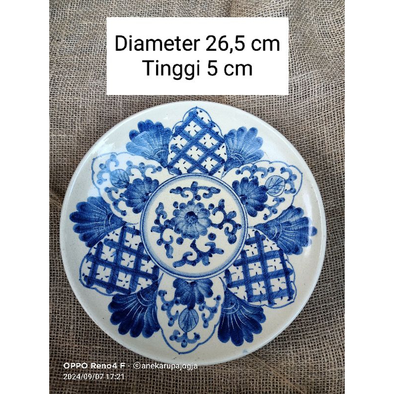 piring keramik lukis gambar bunga biru putih untuk dekorasi hiasan dinding
