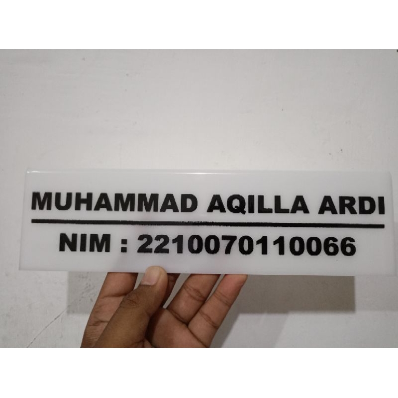 

PAPAN NAMA SEGITIGA AKRILIK