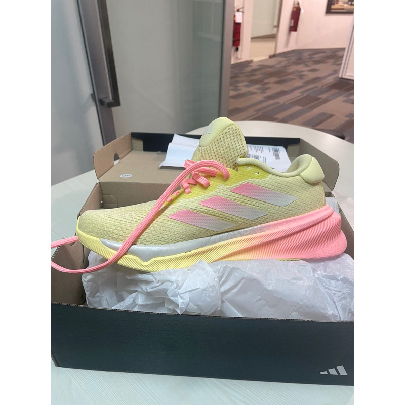 Adidas Supernova, Sepatu Wanita