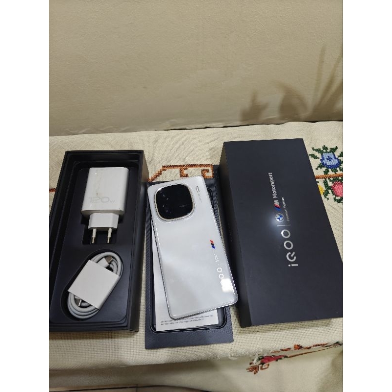 iqoo 12 second 16/512gb