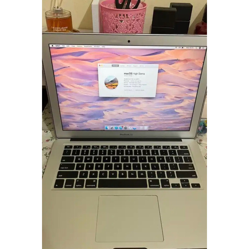 MACBOOK AIR