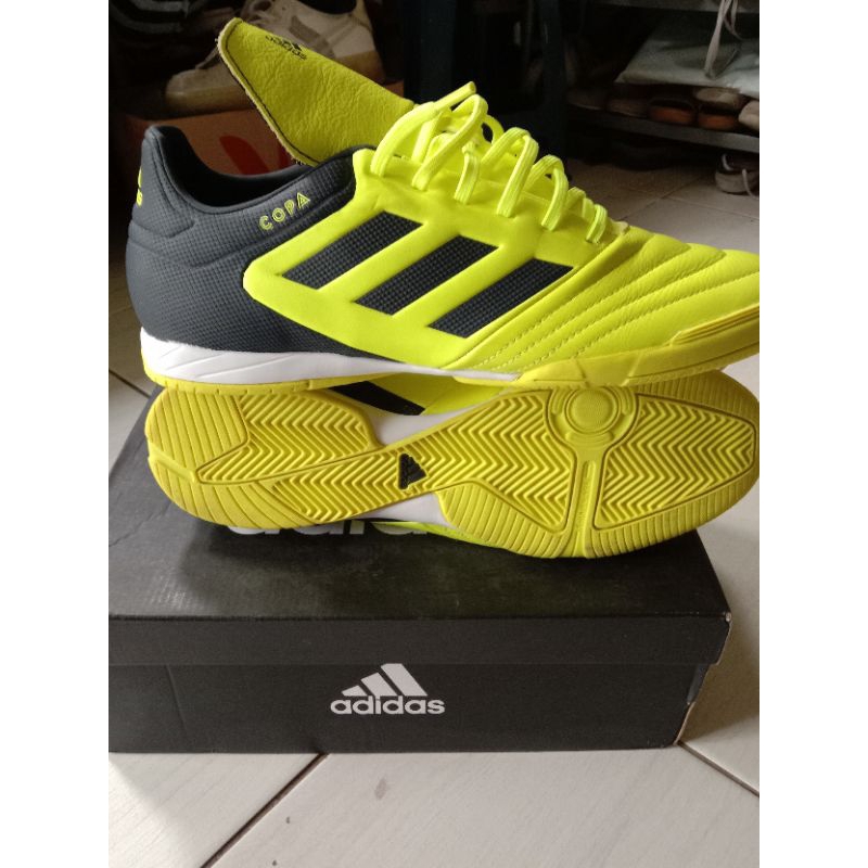 sepatu futsal Adidas copa tango 45 ⅓