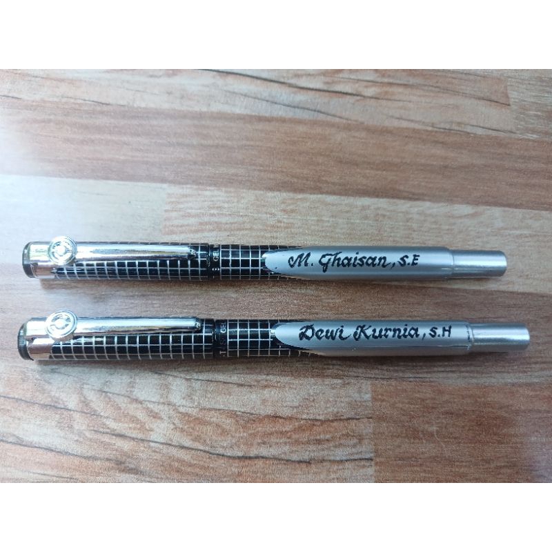 

bolpoint ukir nama langsung jadi,minimal order 3 pcs