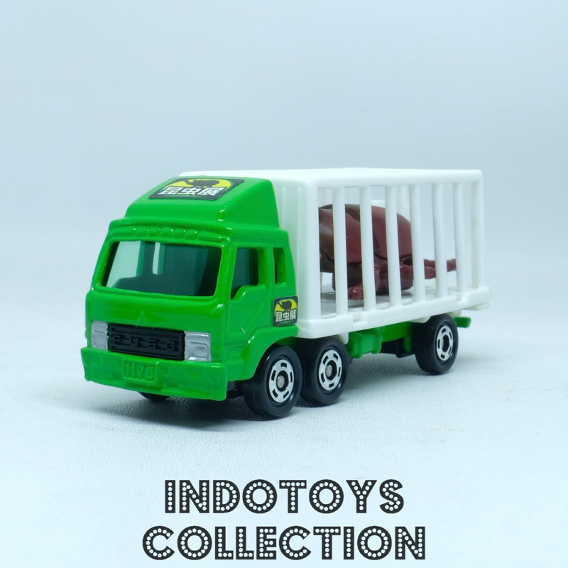 Tomica Gift Set ~ Beetle Carrier