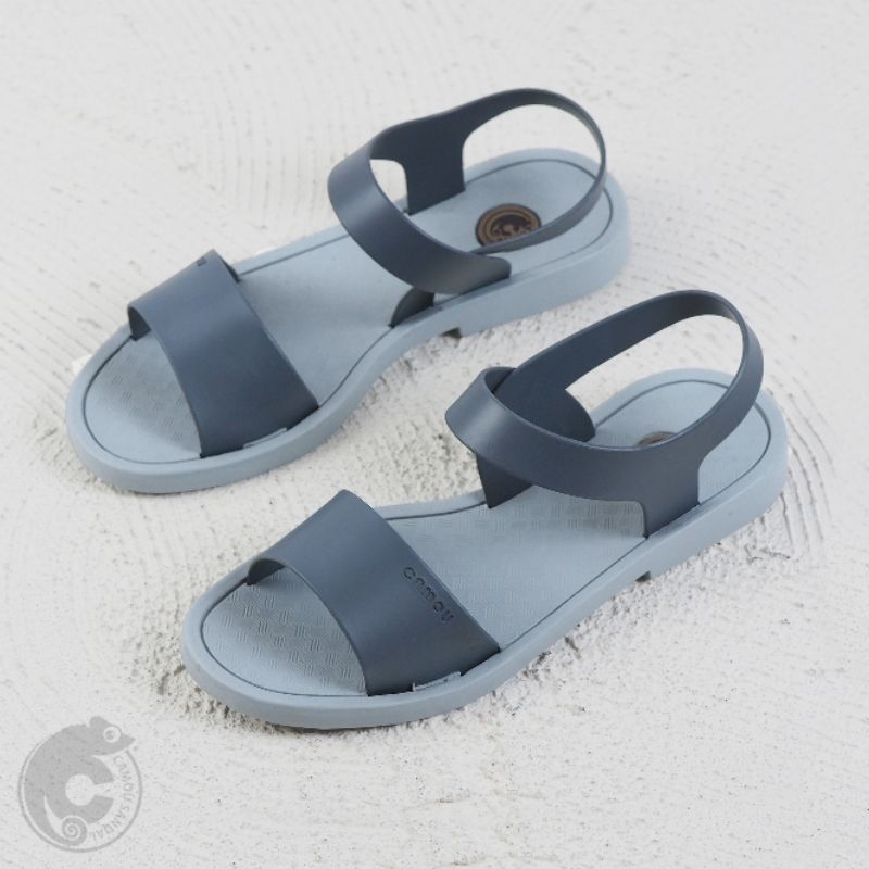 Neti Plum Sandal Wanita Dari bahan perpaduan karet dan plastik