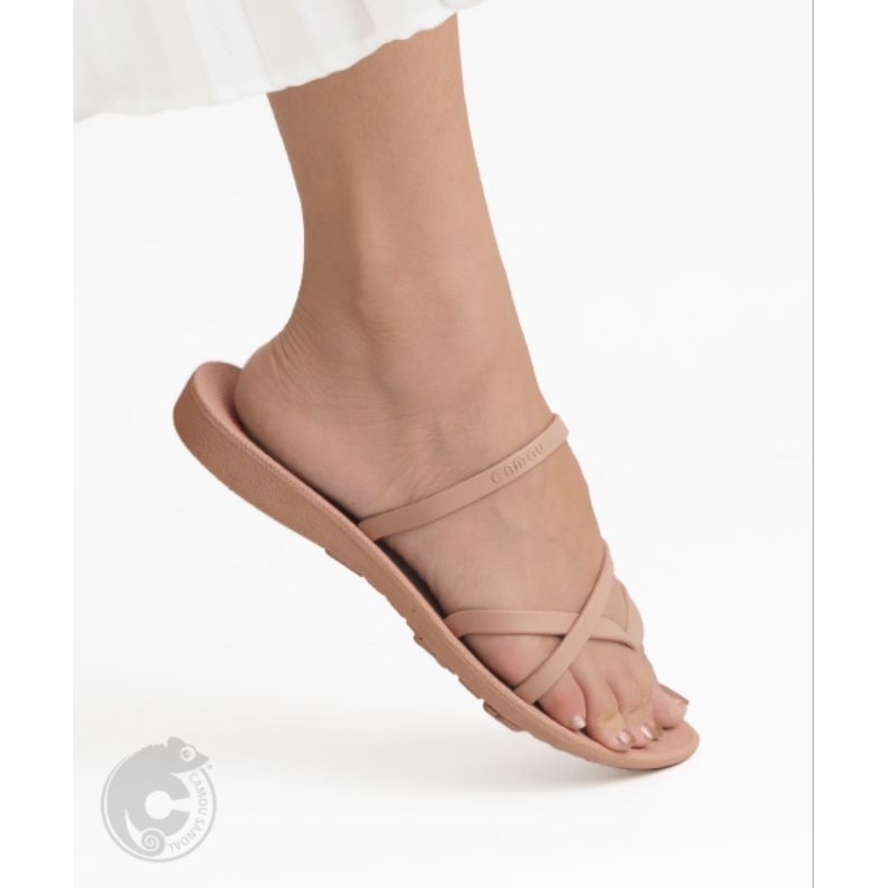 Jeany Himalayan Sandal Wanita Dari bahan perpaduan karet dan plastik