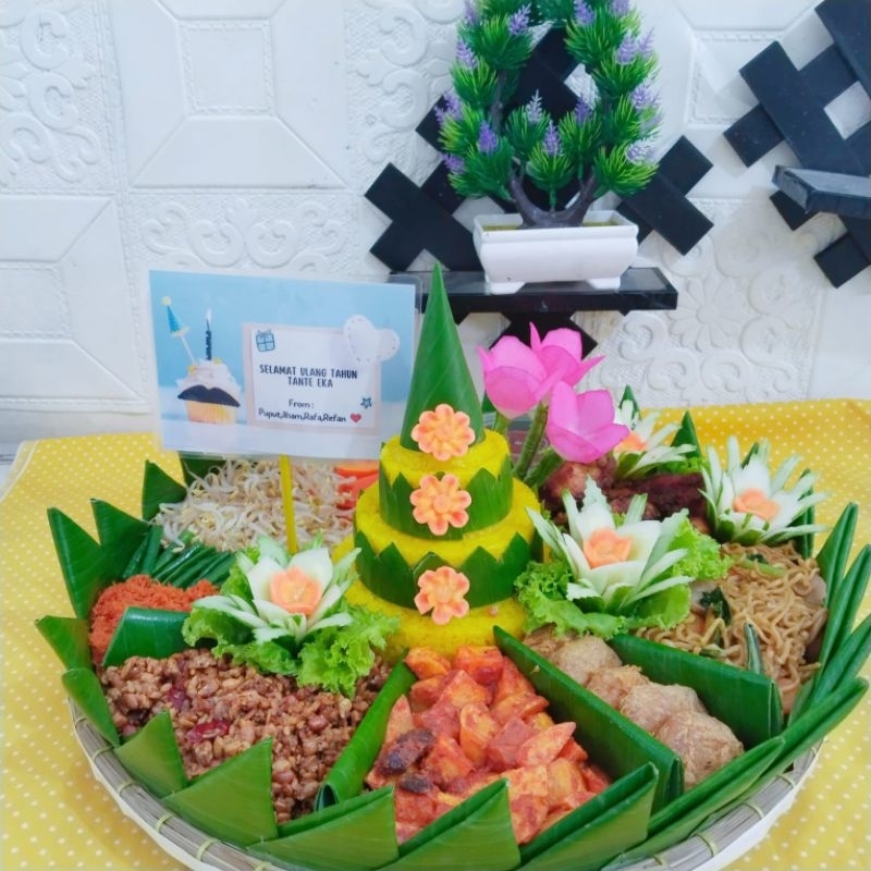 

Tumpeng nasi kuning/tumpeng/tumpeng enak/tumpeng murah/tumpeng saung uleg