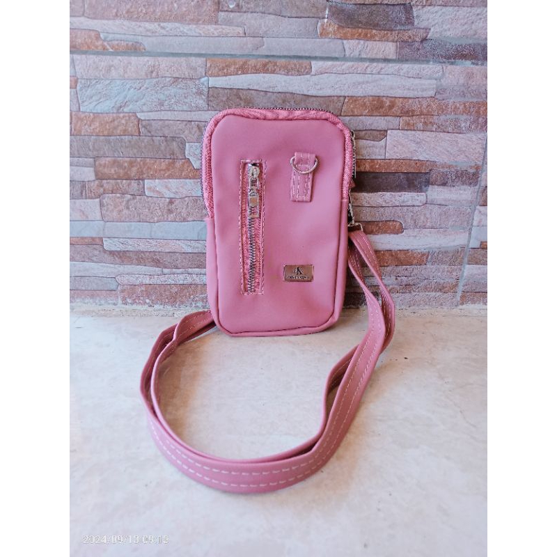 Tas slempang hp wanita CK