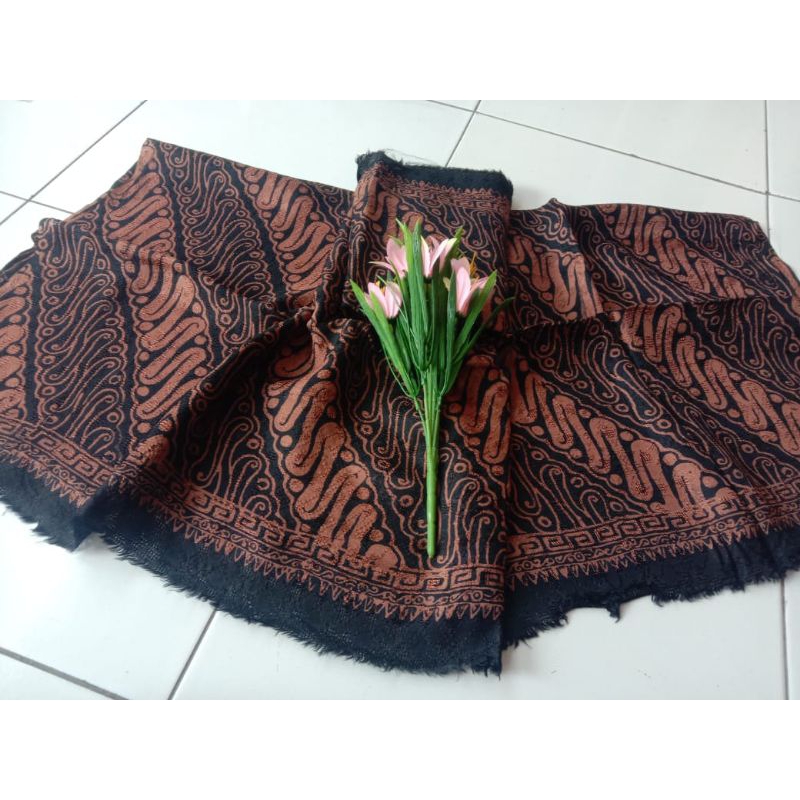 Kain batik viscose semi sutra khas cirebon trusmi batik fariza viskos fiskos cap tulis batik fariza