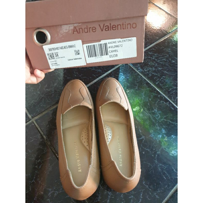 PRELOVED‼️ ANDRE VALENTINO WEDGES SHOES CAMEL. SEPATU ANDRE VALENTINO COKLAT. BACA DESKRIPSI