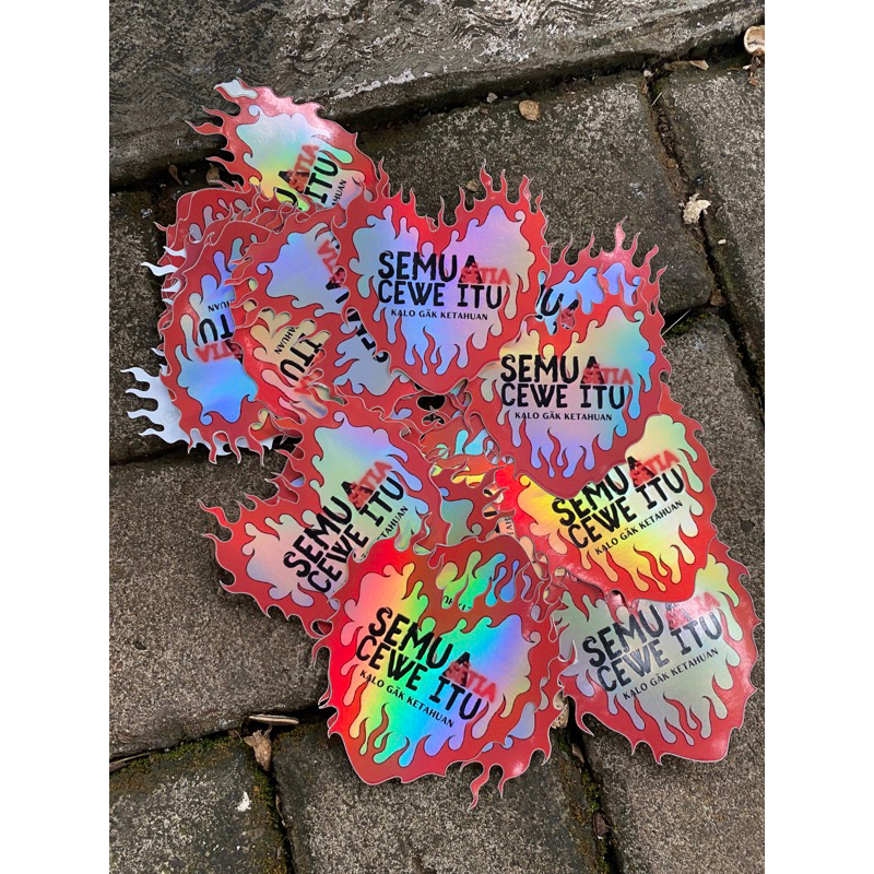 

STICKER SEMUA CEWE SETIA KLO GA KETAHUAN