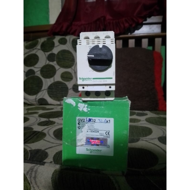 MCCB Motor Circuit Breaker Schneider GV2L32 32A