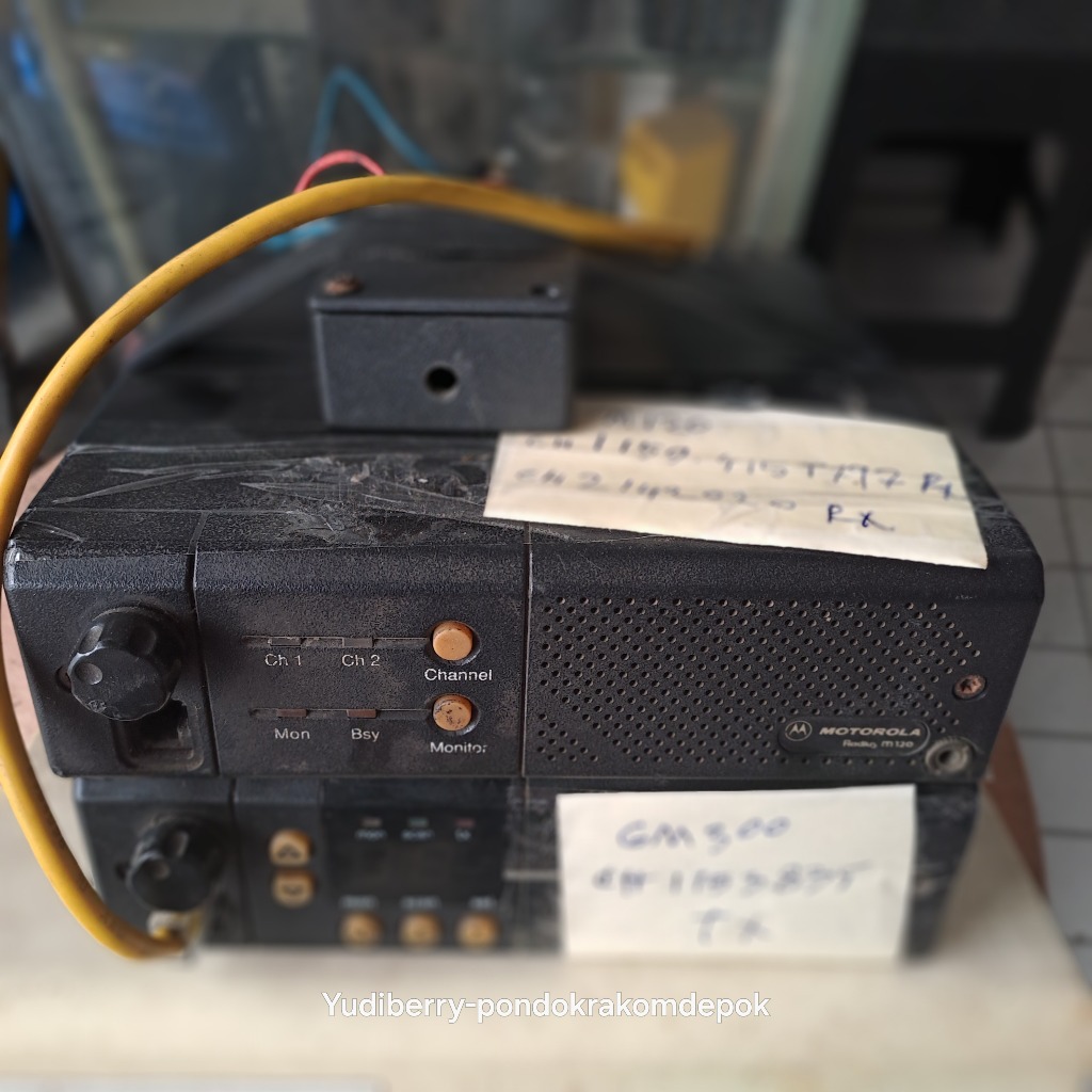 Bahan Repeater Motorola Gm300 VHF Sudah di rangkai  Normal RX dan TX Ada Corr / Interface  Sudah ter