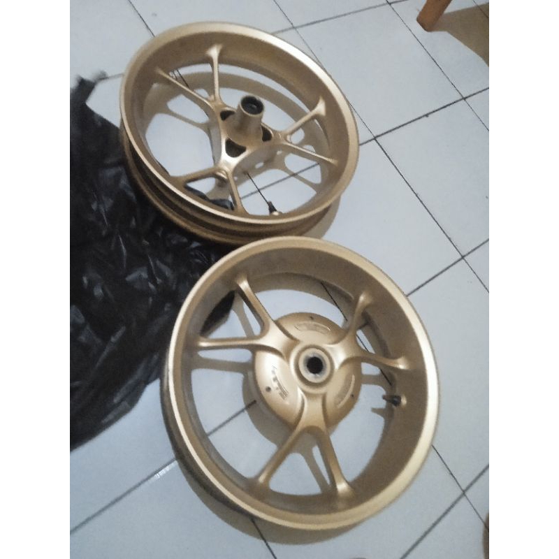 Velg Yamaha Aerox original mulus