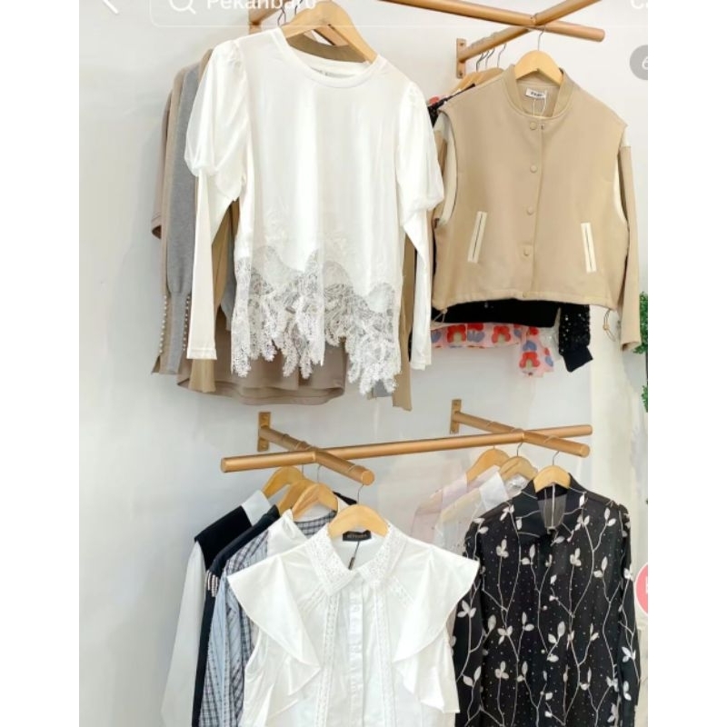 DISPLAY DEKORASI TOKO / DEKORASI SIMPEL / GANTUNGAN BAJU SIMPEL /DISPLAY BAJU ESTETIK / gawang dindi