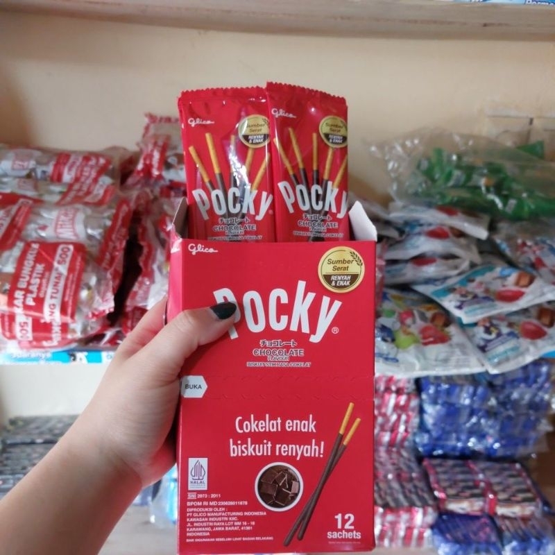 

Pocky 1 kotak isi 12 sachet