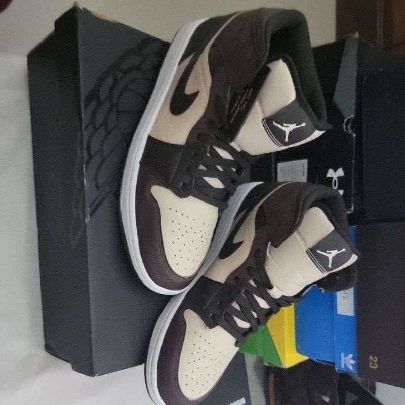Original Air Jordan 1 Mid Special Edision
