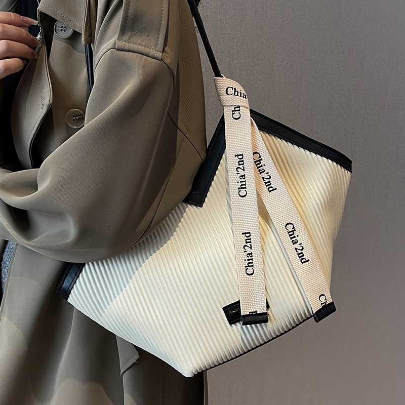 Jennie Bag - Chic Charm - Tas Totebag Wanita Resleting Import Model Korea Terbaru