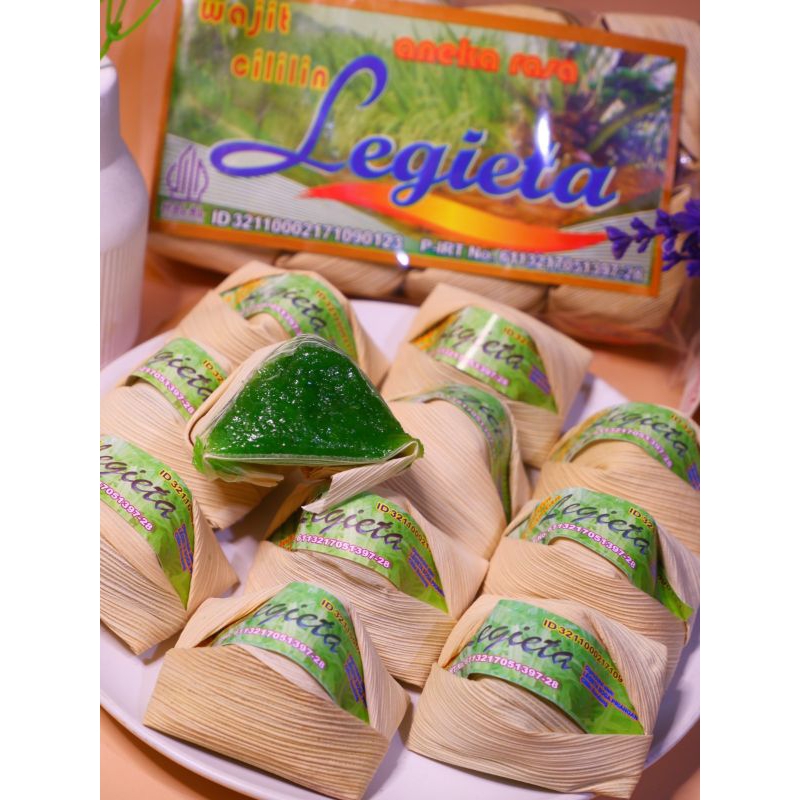 

Wajit Legieta Rasa Pandan 500gr / Wajit Ketan / Wajit Cililin / Oleh oleh Bandung /Wajik daun jagung