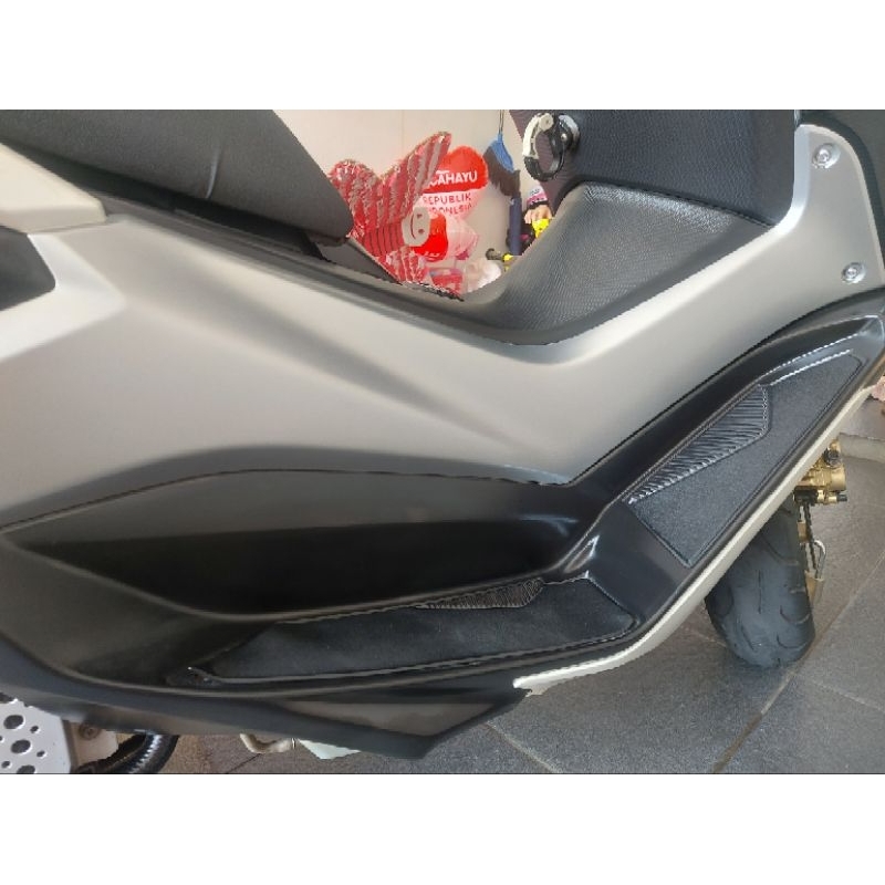 Deltabox / body samping nmax Old 2017 Original Silver kiri kanan (second)