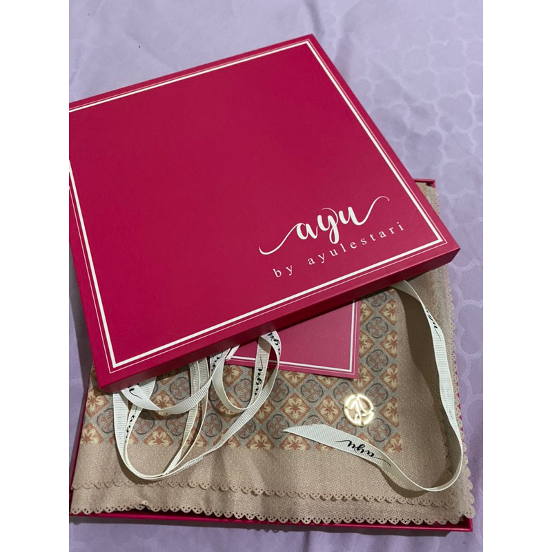 PRELOVED - SCRAVES AYU BY AYU LESTARI