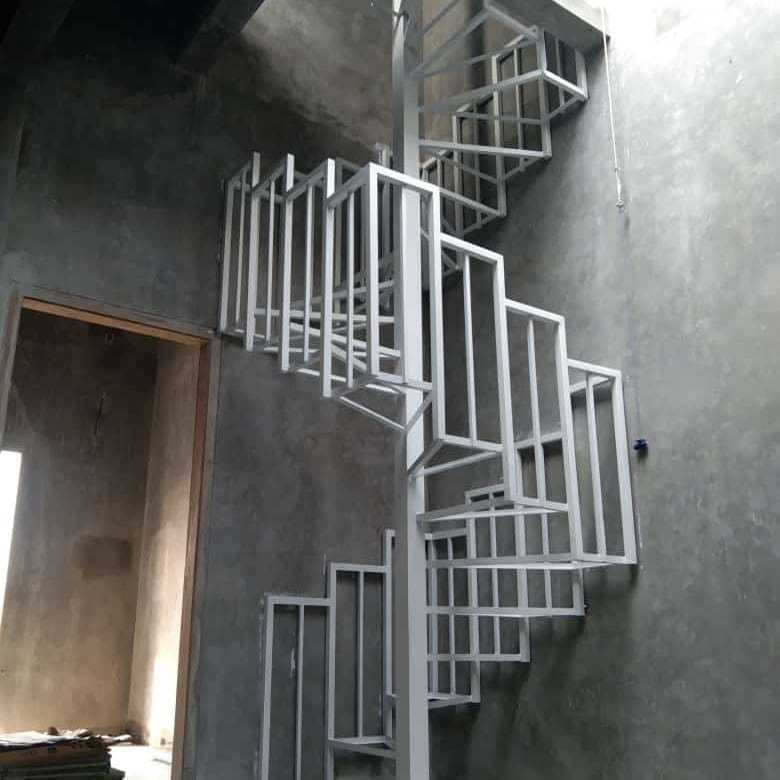 tangga putar