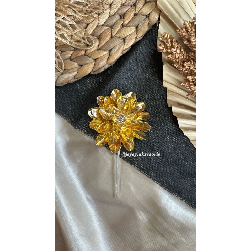 Cucuk Teratai Emas/Cucuk Emas