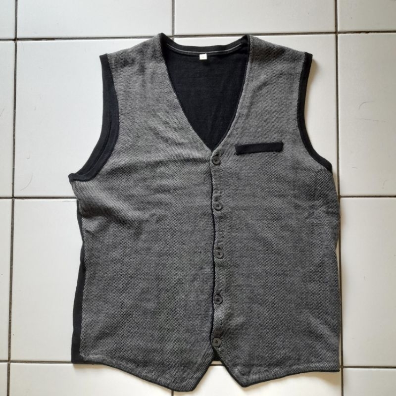 Rompi Vest Pria Wanita Unisex Preloved. Bahan Wool Katun. Warna Abu Hitam.