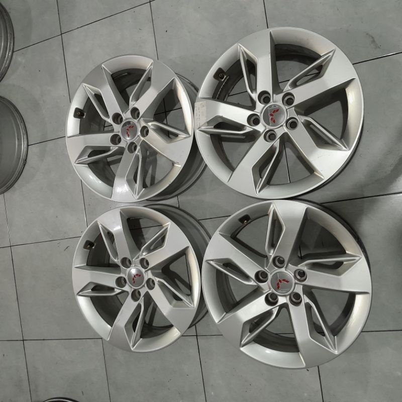 Velg Mobil Wuling Almaz Ring 17 R17