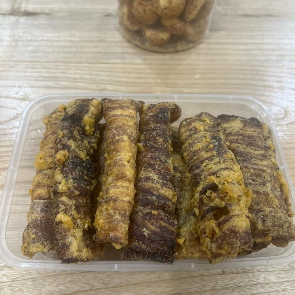 

COD 500 GRAM SALE GULUNG PISANG JAMINAN ENAK MANIS LEZAT