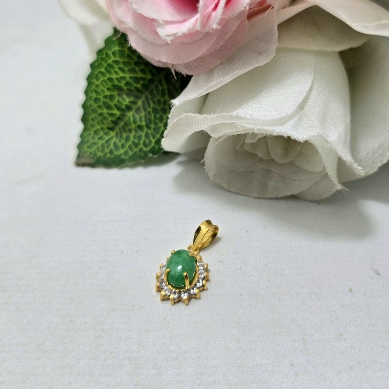 Liontin Batu As Hijau Emas Muda