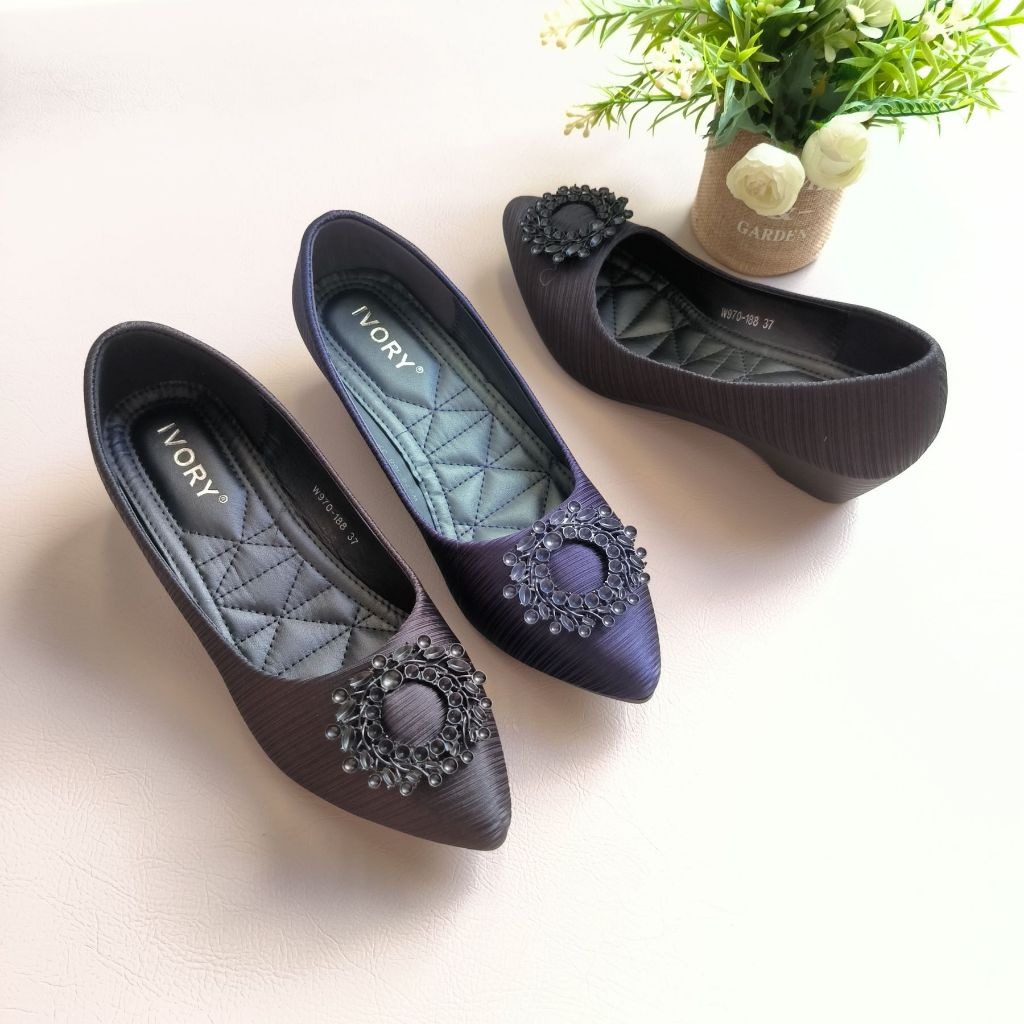 IVORY Sepatu Wedges Wanita Fashion W970-188 Hitam