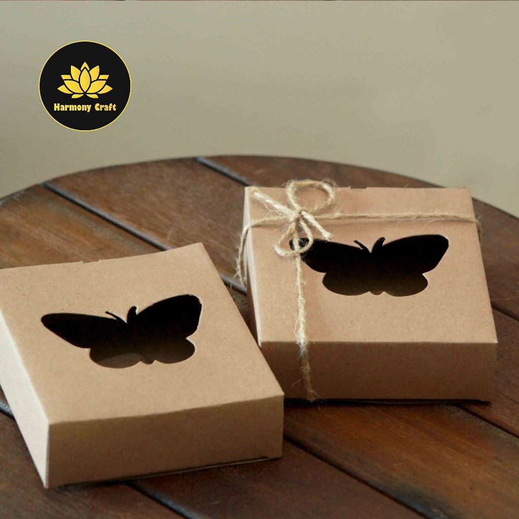 

Box Kotak Pembungkus Souvenir Estetik Harga Terjangkau