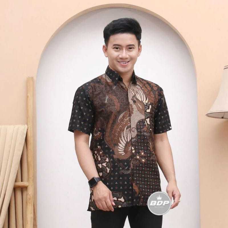 Batik Pria Casual Motif Mega Mendung