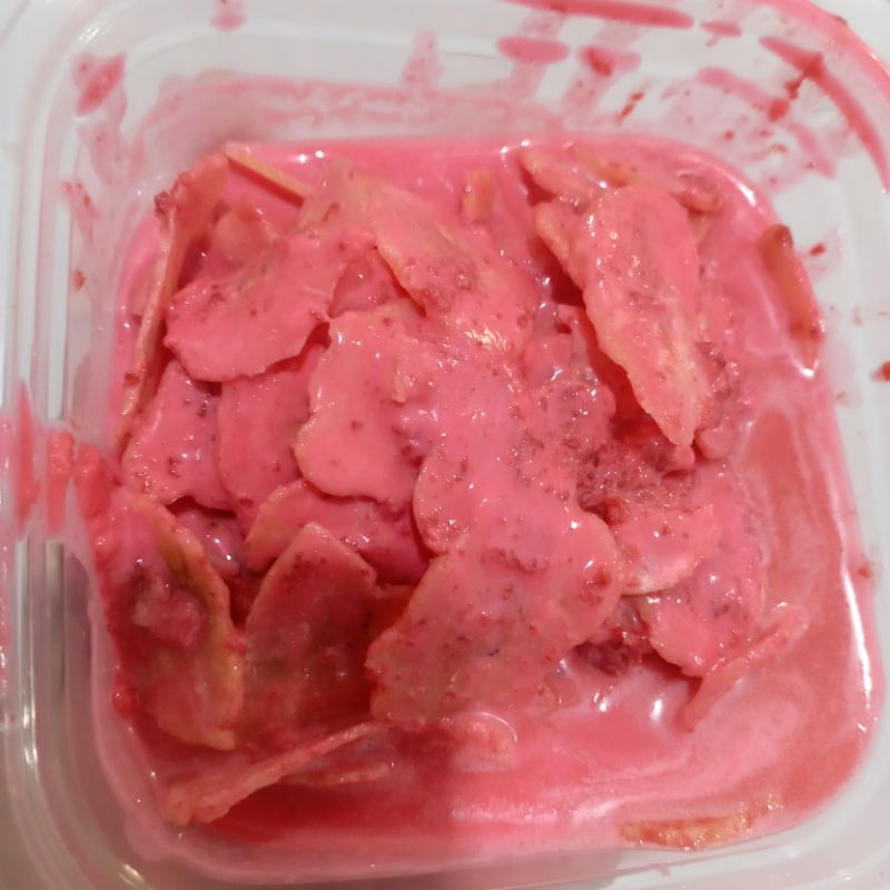 

KERIPIK PISANG STRAWBERRY LUMER KRIUKK DI DALAM LUMER DI LUAR 90 gram