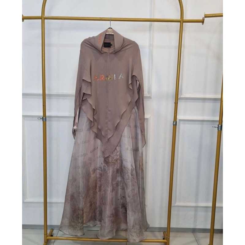 Gamis syari brand Armila syari set khimar
