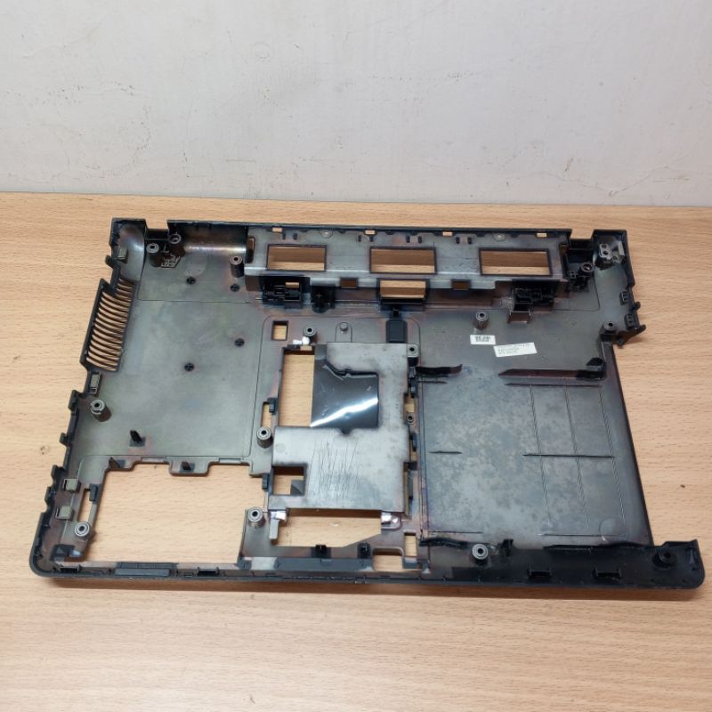 Casing Case Bottom Cassing Kesing Bawah Laptop Samsung NP300E4V 300E