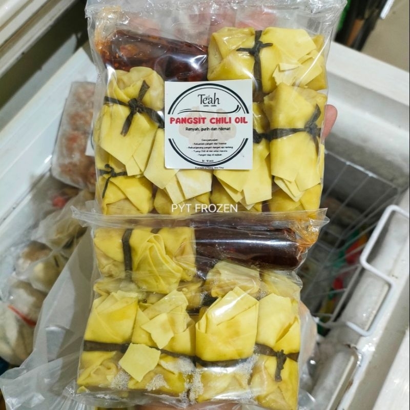 

PANGSIT AYAM ISI 10 + CHILI OIL