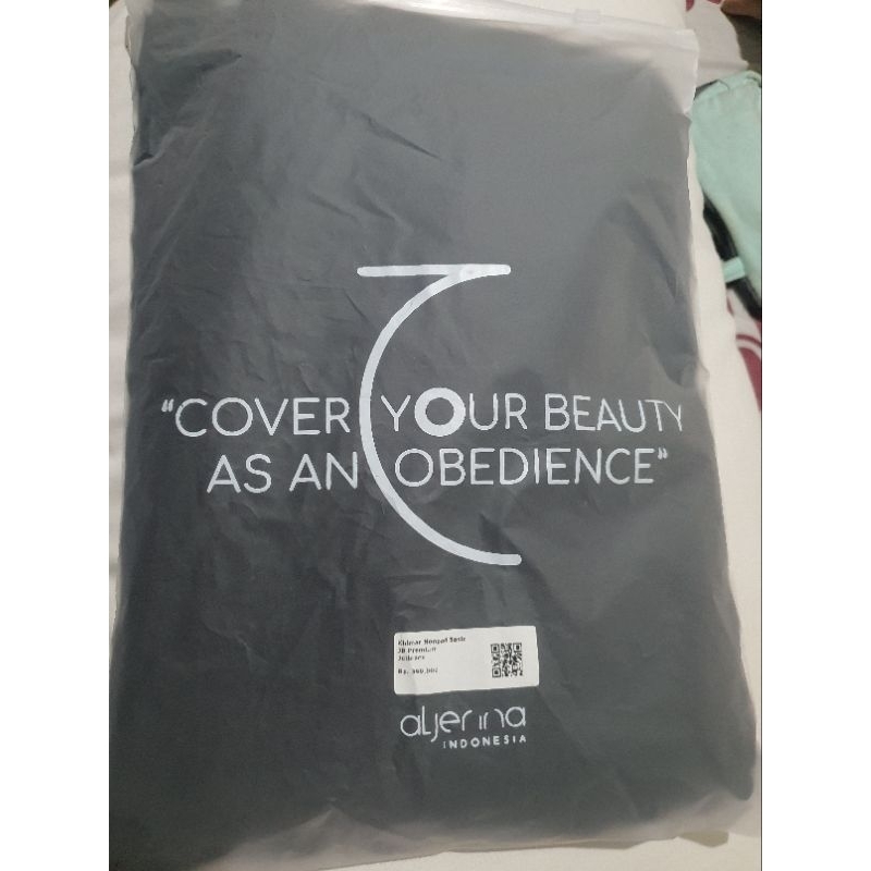 NWT Aljenna Khimar Non Pad Jetblack