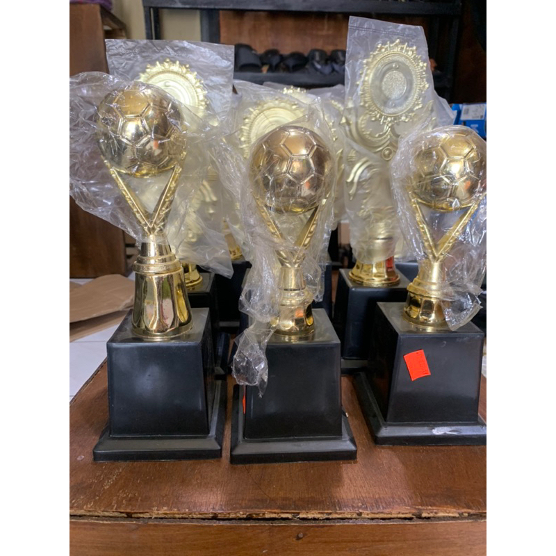 Piala sepak bola - piala futsal Juara 1-2-3 tropy futsal murah