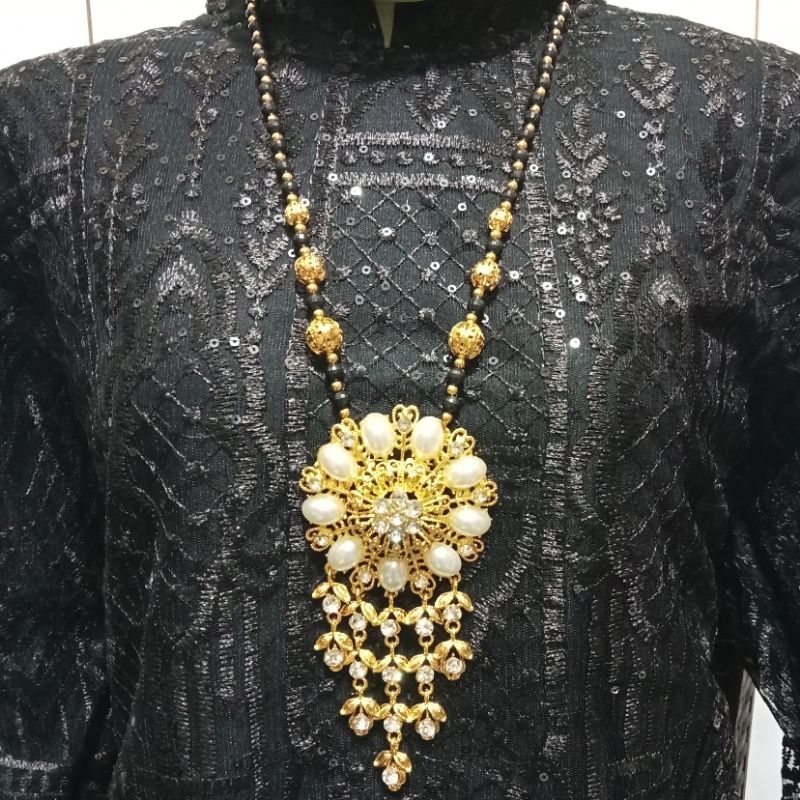 kalung kebaya tunggal / baju bodo