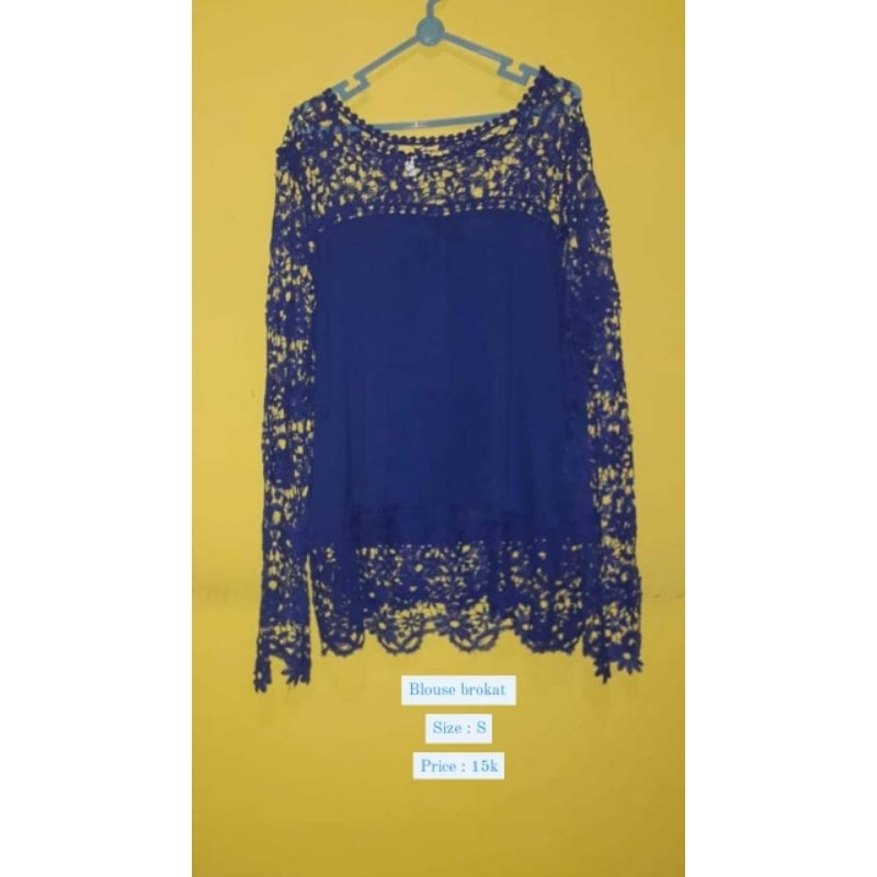 PRELOVED BLOUSE BRUKAT BIRU