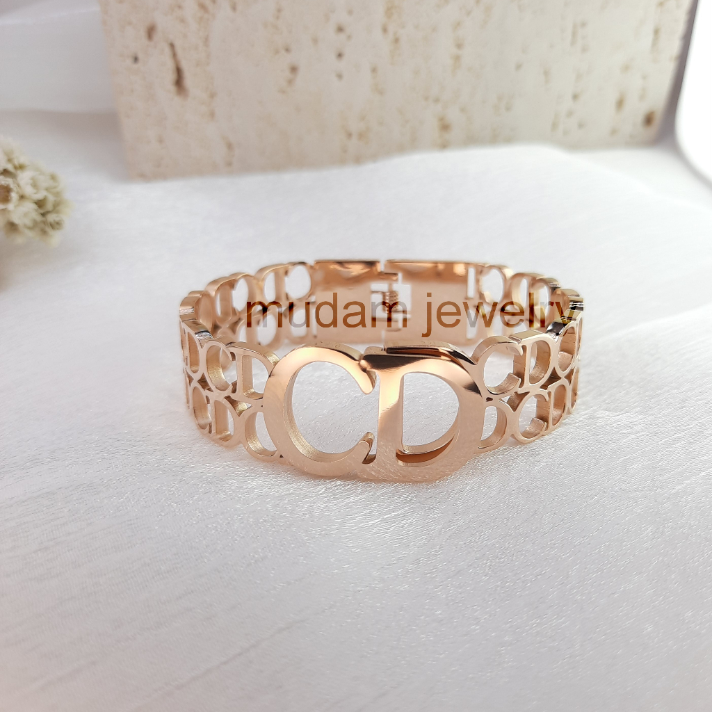 Gelang Bangle CD dan CC Hollow Tampil Mewah Tersedia Warna Rose Gold,  Gold dan Silver