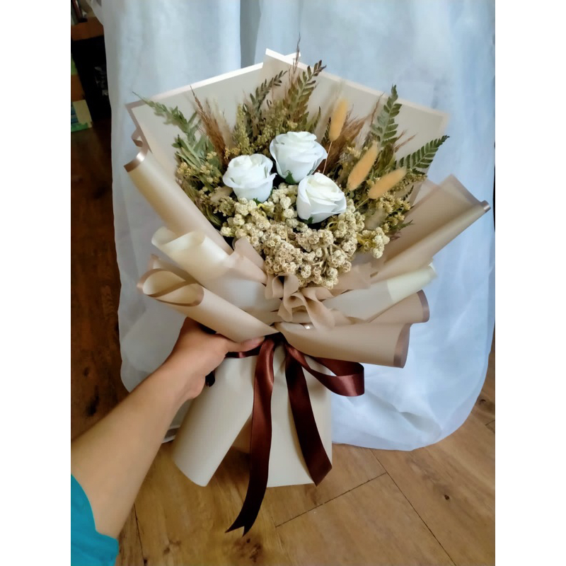 buket hadiah wisuda - hand buket - buket bunga kering - kado ulang tahun